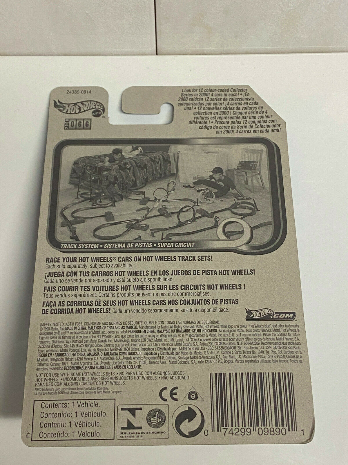 2000 Hot Wheels First Editions #6/36 Deuce Roadster International Card NIP