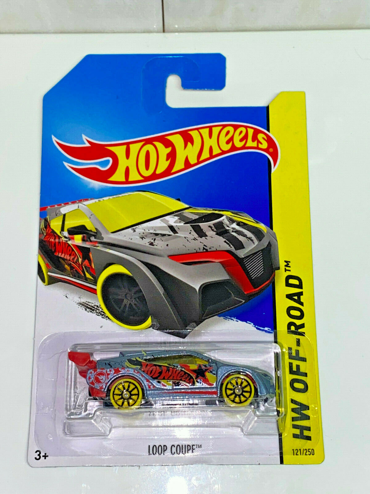 2014 Hot Wheels Treasure Hunts Loop Coupe International Card NIP