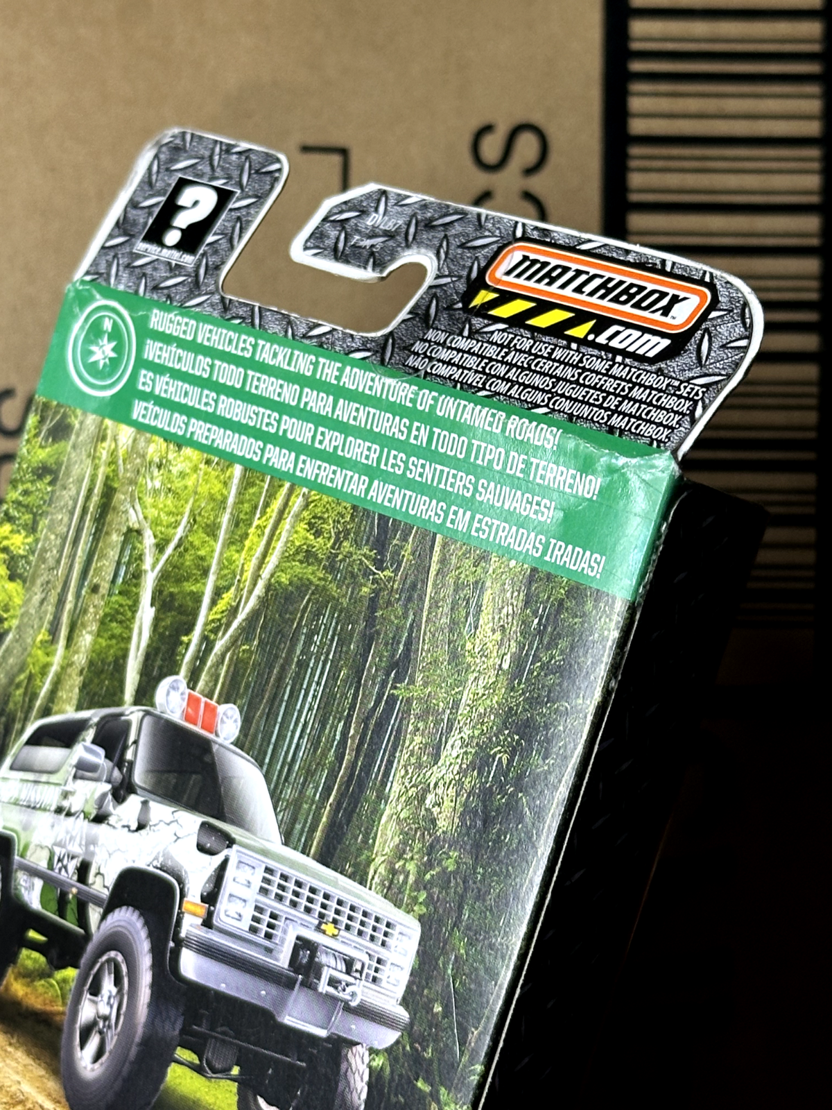2016 Matchbox Jungle Mission 5 Pack (Card Crease)