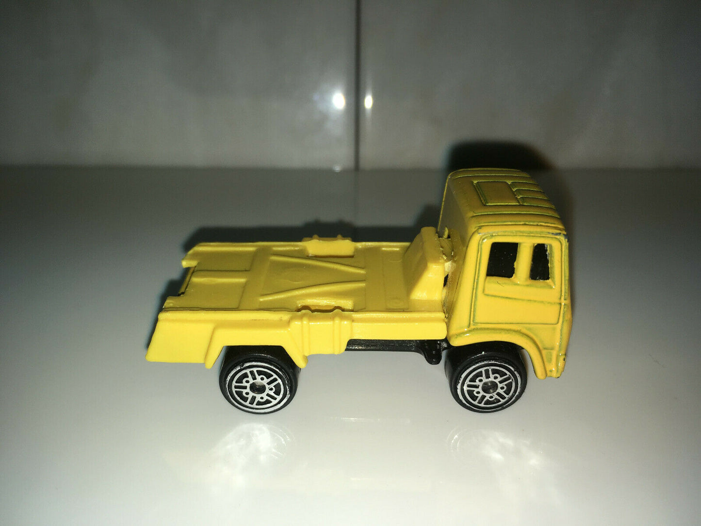 Maisto Yellow transport Truck flatbed