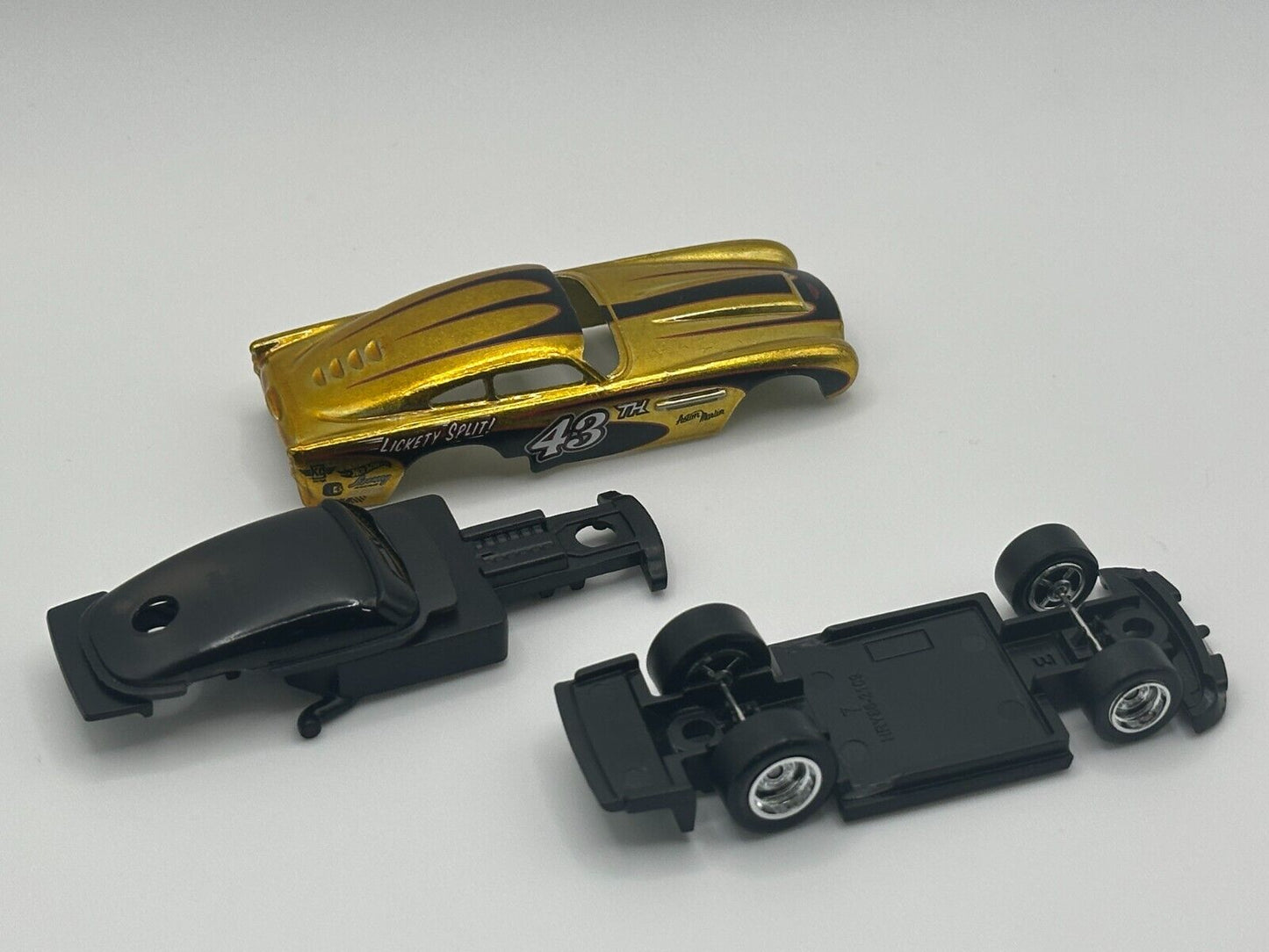 2025 Hot Wheels Super Treasure Hunt Aston Martin DB4GT High Speed No Rivet Loose