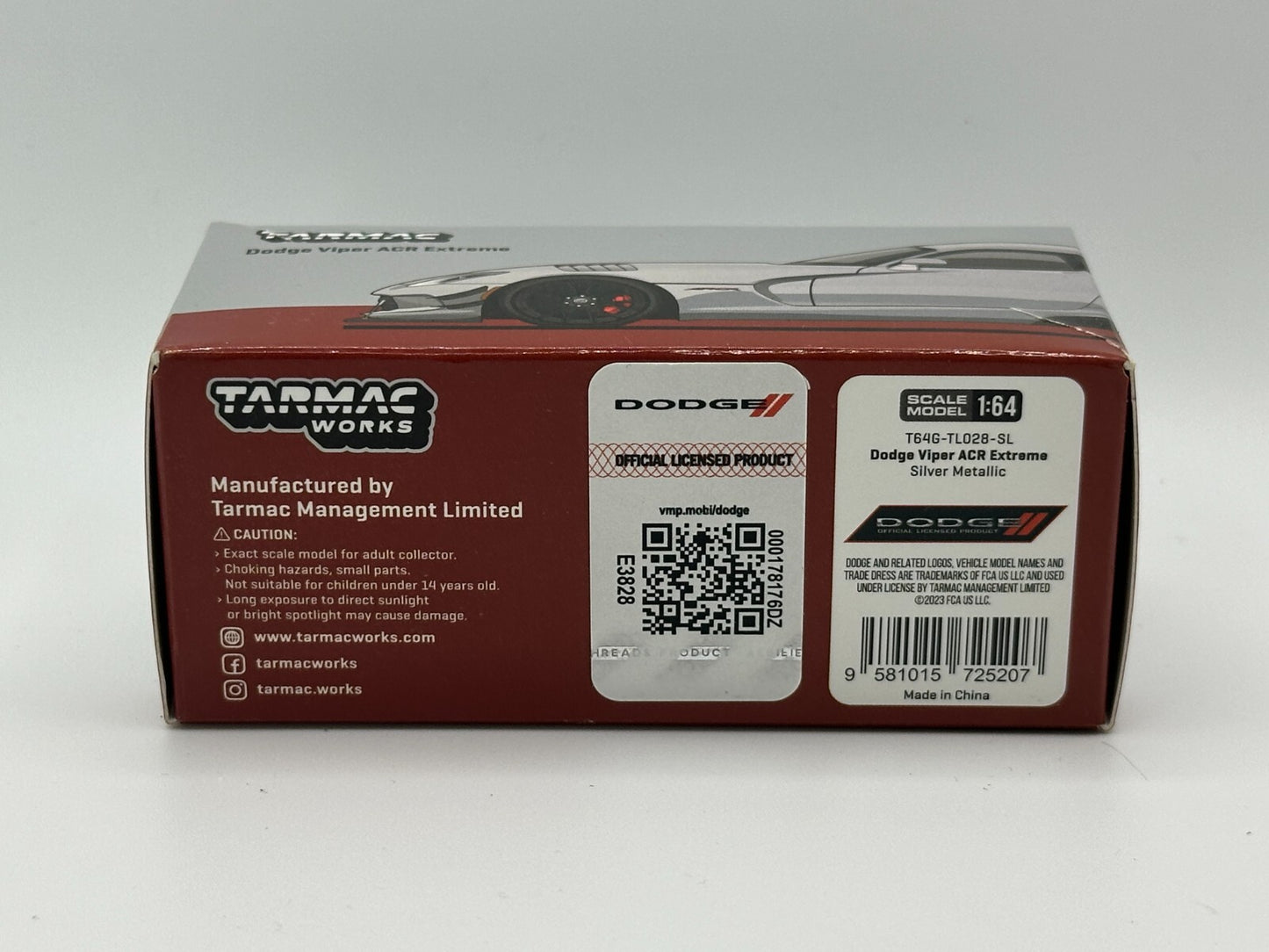 Tarmac Works Global64 Dodge Viper ACR Extreme (Small Tear on Box)