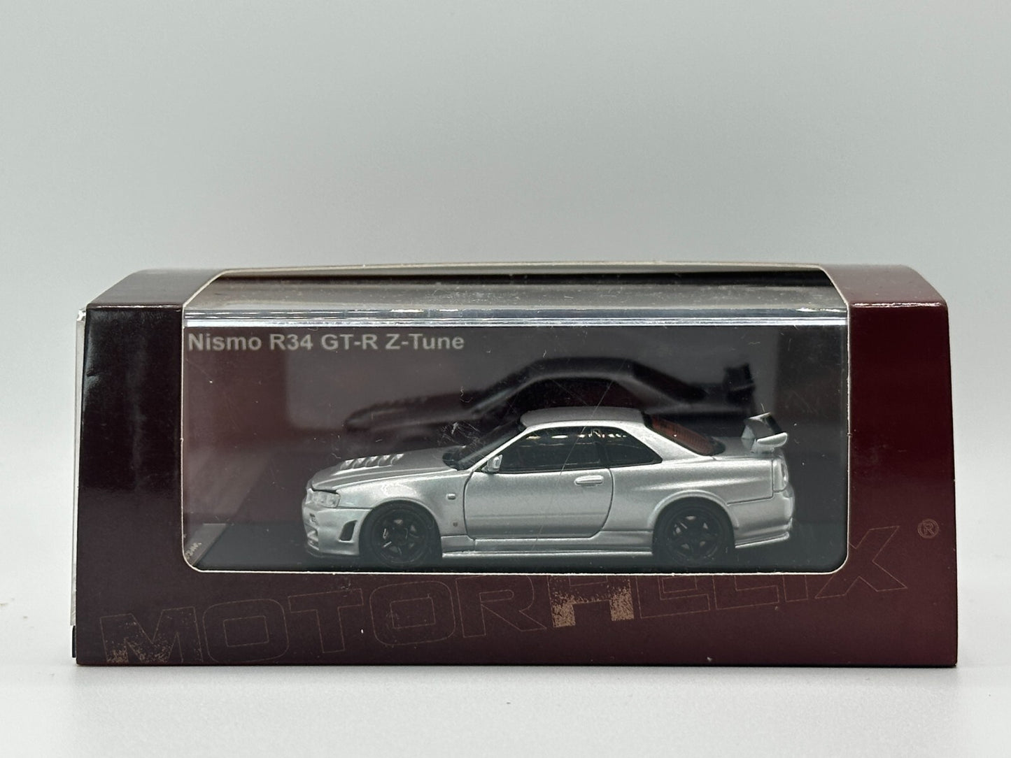 Motorhelix 1:64 Nissan Nismo R34 GT-R Z-Tune