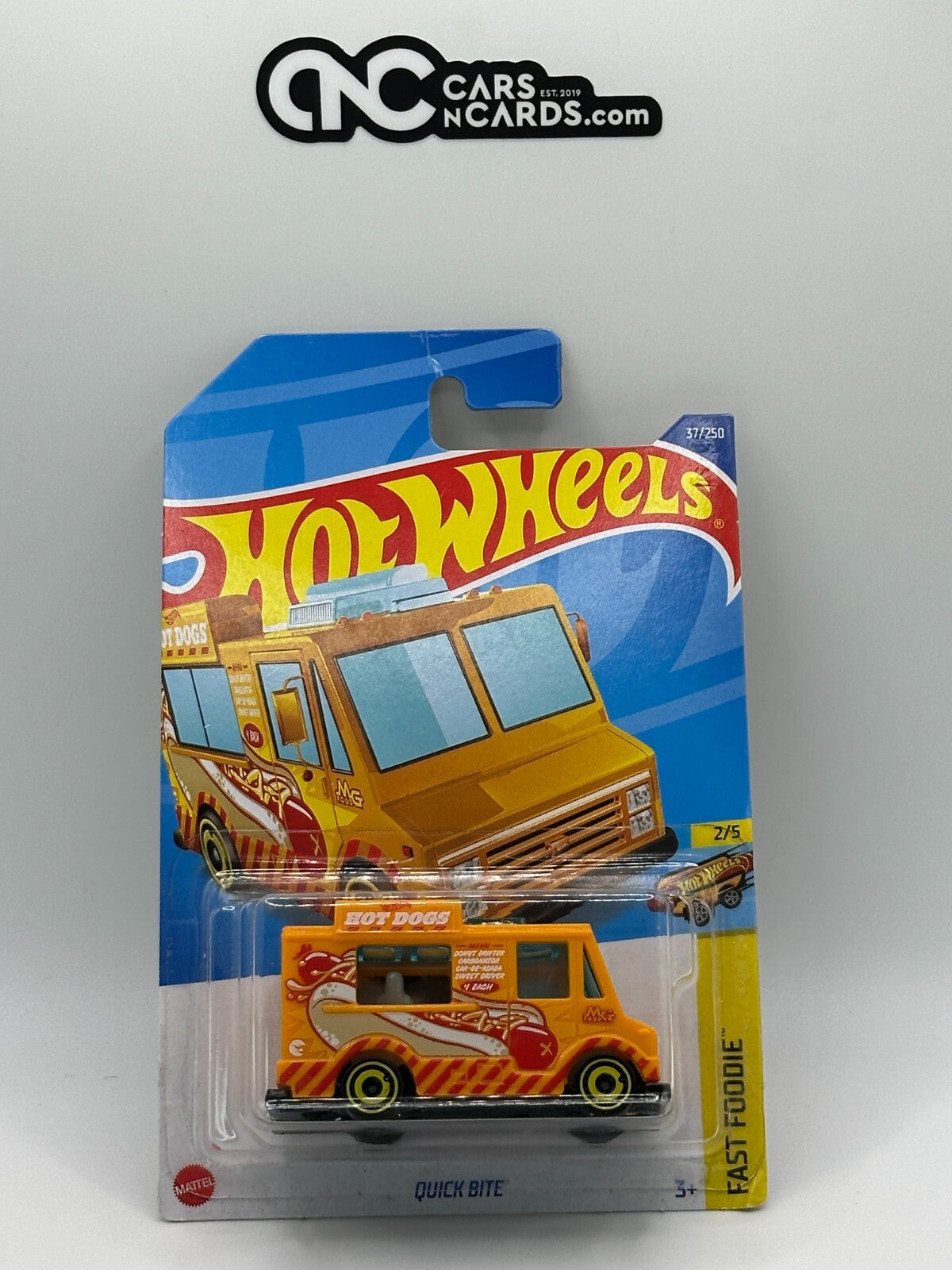 2022 Hot Wheels Fast Foodie 2/5 Quick Bite Treasure Hunt Hot Dogs (Card Crease)