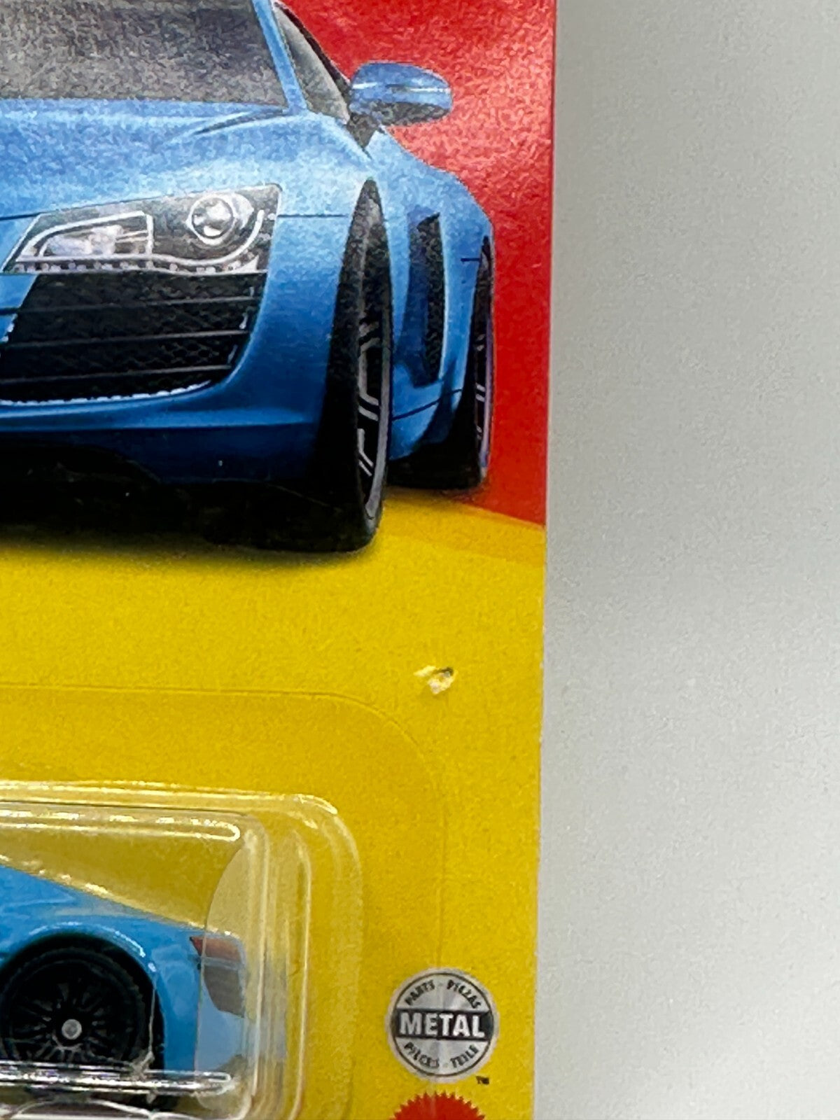 2022 Matchbox Germany 7/12 2006 Audi R8 (Card Damage)