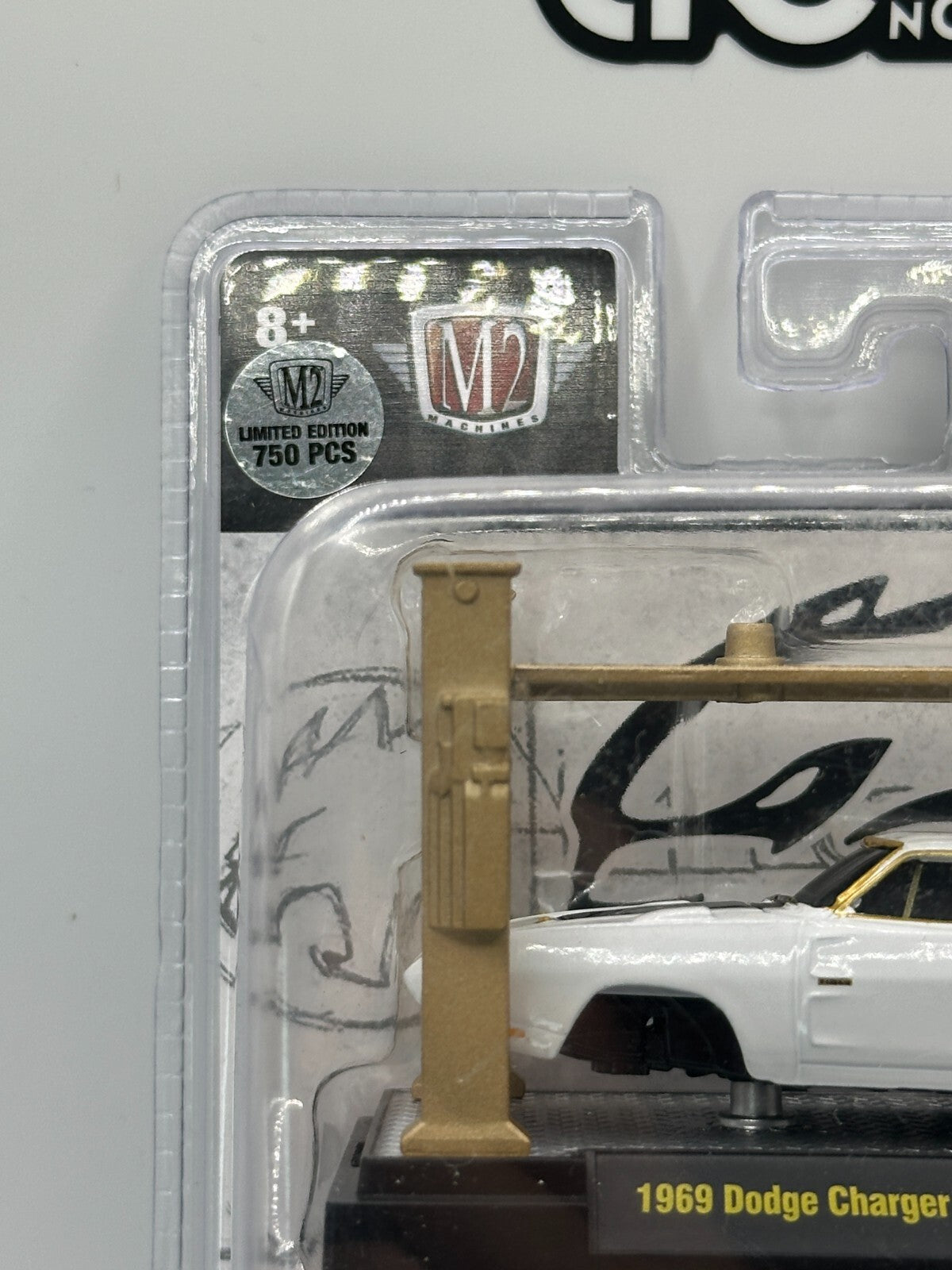 M2 Ground Pounders SRT 1969 Dodge Charger Daytona HEMI Chase 750 Limited Edition