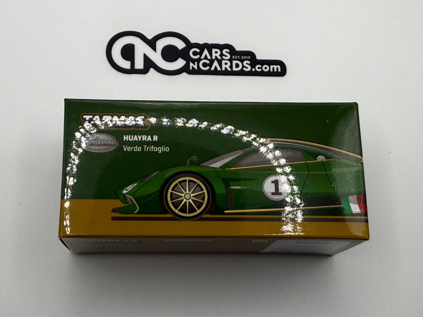 Tarmac Works Global64 Pagani Huayra R Verde Trifoglio Open Box