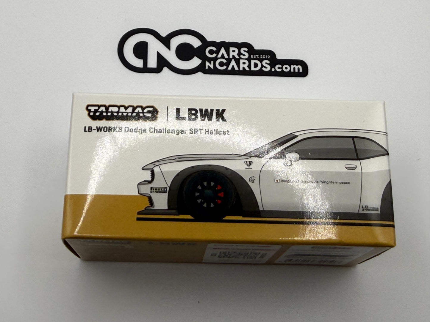 Tarmac Works Global64 LBWK LB-Works Dodge Challenger SRT Hellcat White Open Box