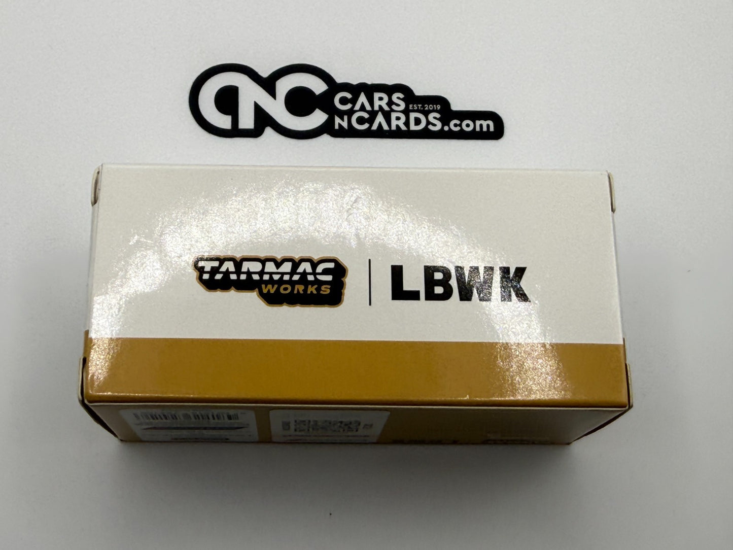 Tarmac Works Global64 LBWK LB-Works Dodge Challenger SRT Hellcat White Open Box