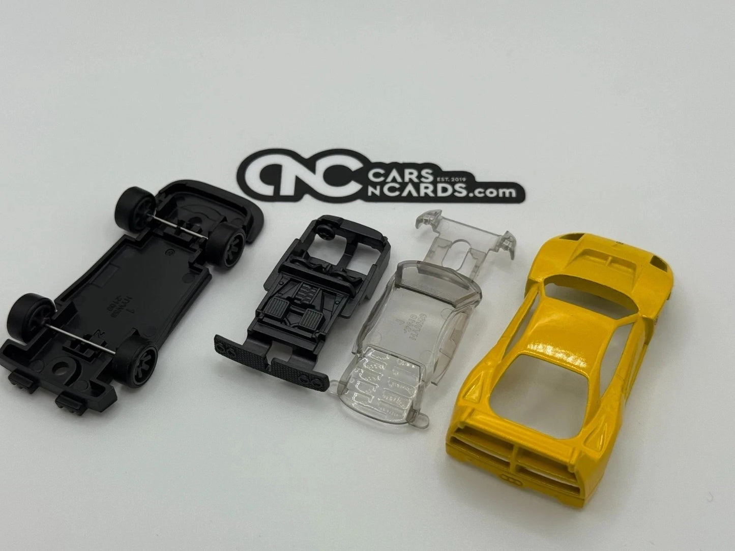 2025 Hot Wheels Ferrari F40 Competizione Yellow Loose No Rivet With Real Riders