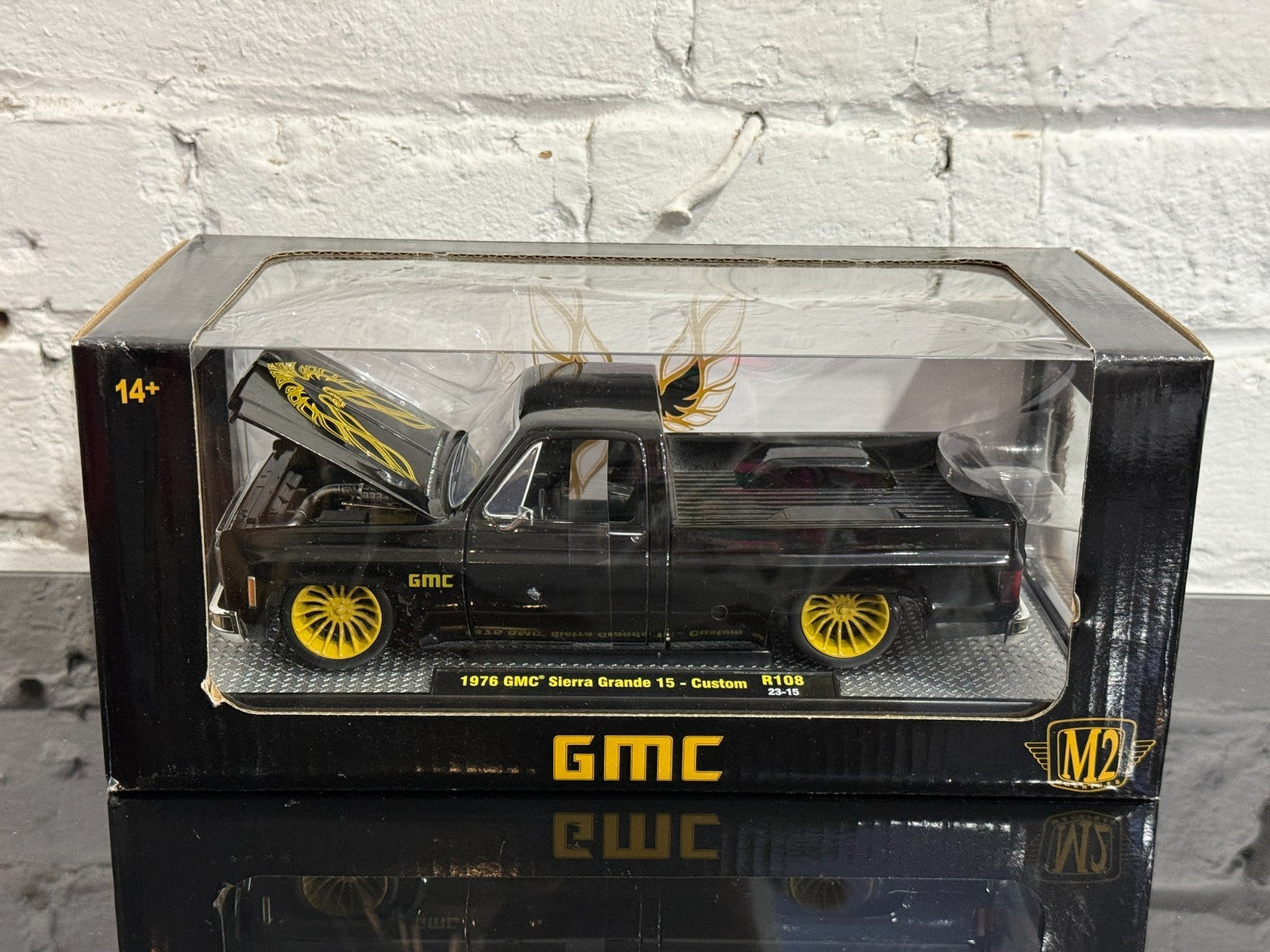 M2 Machines 1976 GMC Sierra Grande15 Custom 1:24 Trans AM – Cars N