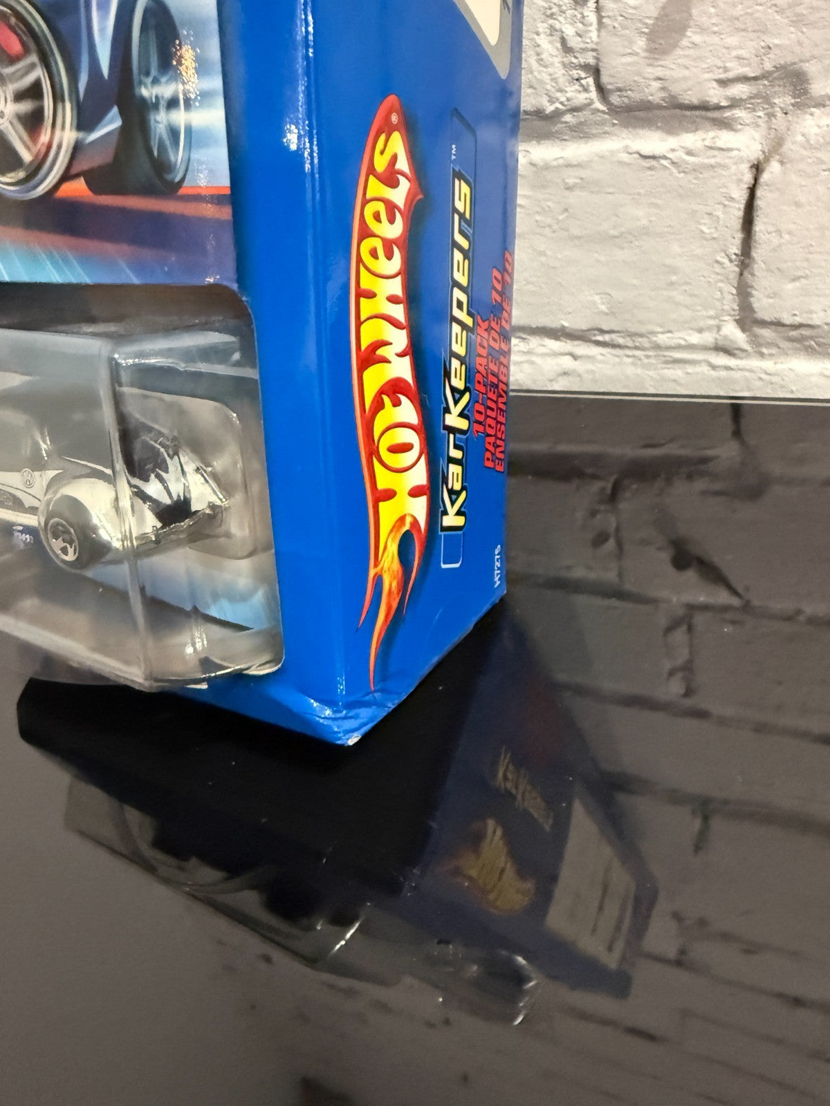 2004 Hot Wheels Kar Keepers 10-Pack Volkswagen VW Bug SEALED BOX