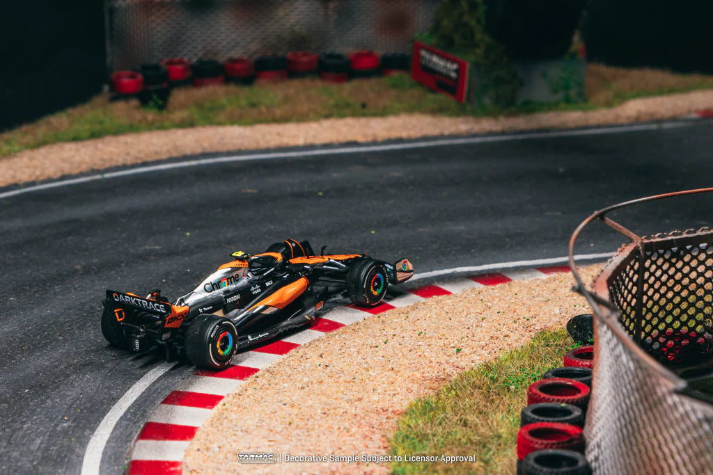 (PRE-ORDER) TARMAC WORKS GLOBAL64 1:64 McLaren MCL60 British Grand Prix 2023 Lando Norris T64G-F070-LN2