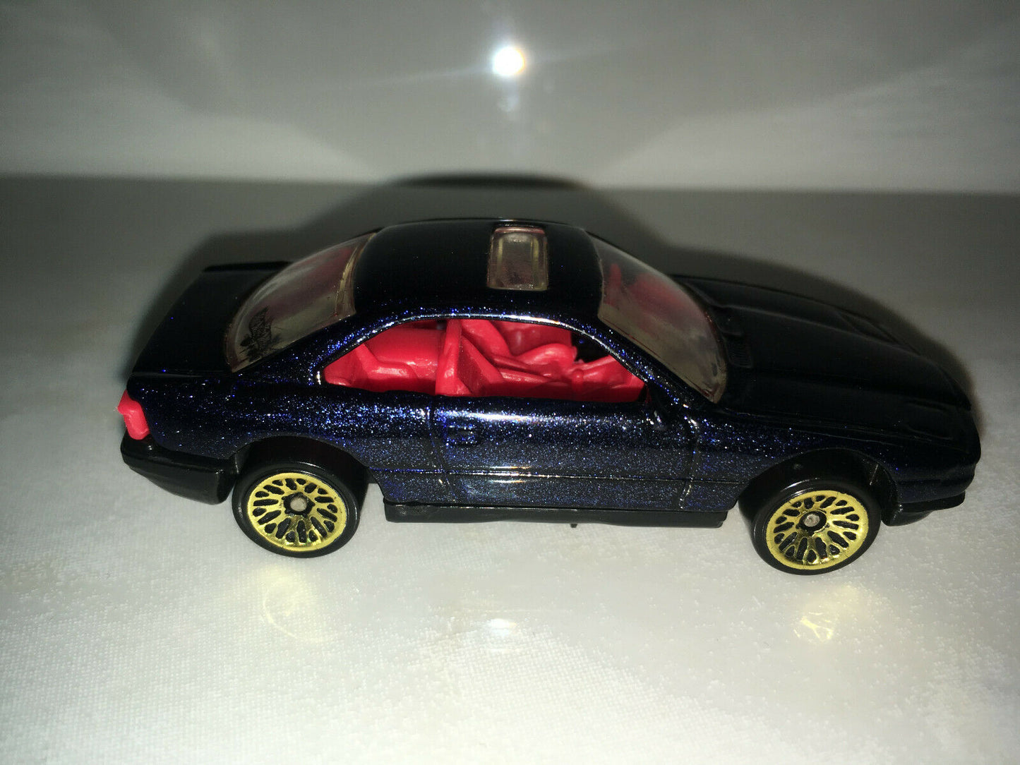 RARE VINTAGE 1990 Hot Wheels Mainline #255 BMW 850i Dark Blue w/ Gold Rims