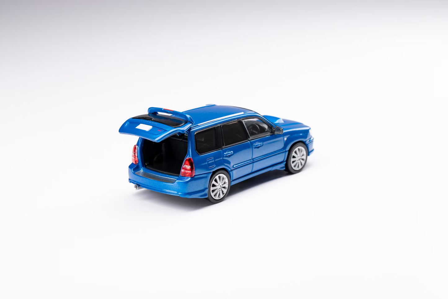 (PRE-ORDER) ModelModel 1:64 Subaru Forester SG9 Sti blue MM64-SG9-001