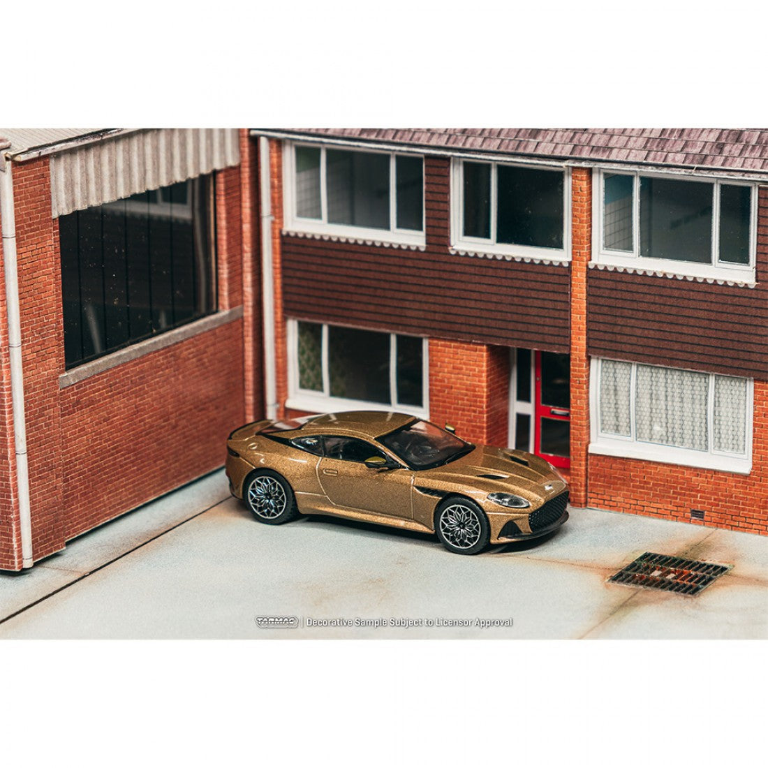 (PRE-ORDER) Tarmac Works GLOBAL64 1:64 Aston Martin DBS Superleggera Brown Metallic T64G-004-BR
