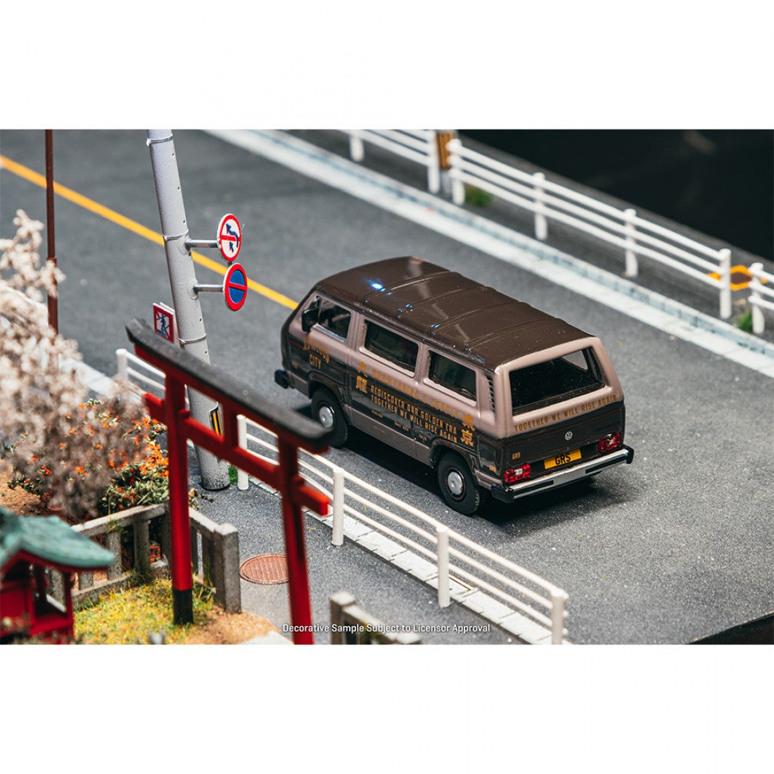 (PRE-ORDER) Tarmac Works COLLAB64 1:64 GRS X Tarmac Works Volkswagen T3 Van T64S-001-GRS