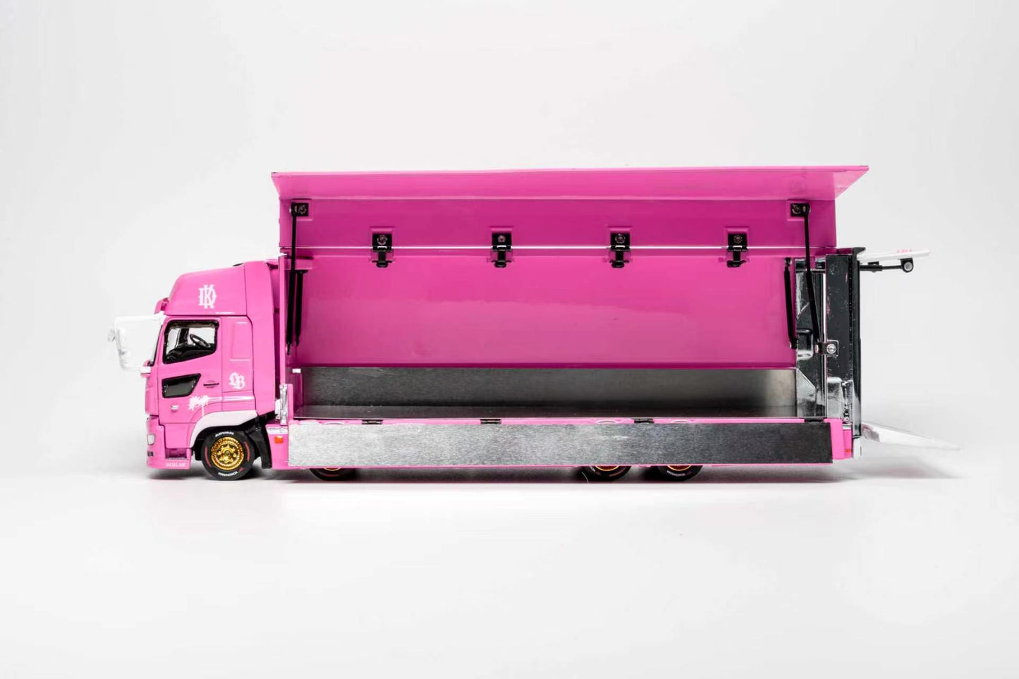 (PRE-ORDER) GCD 1:64 HINO 700 LB PINK - KAYANO DIST EDITION KS-093-738