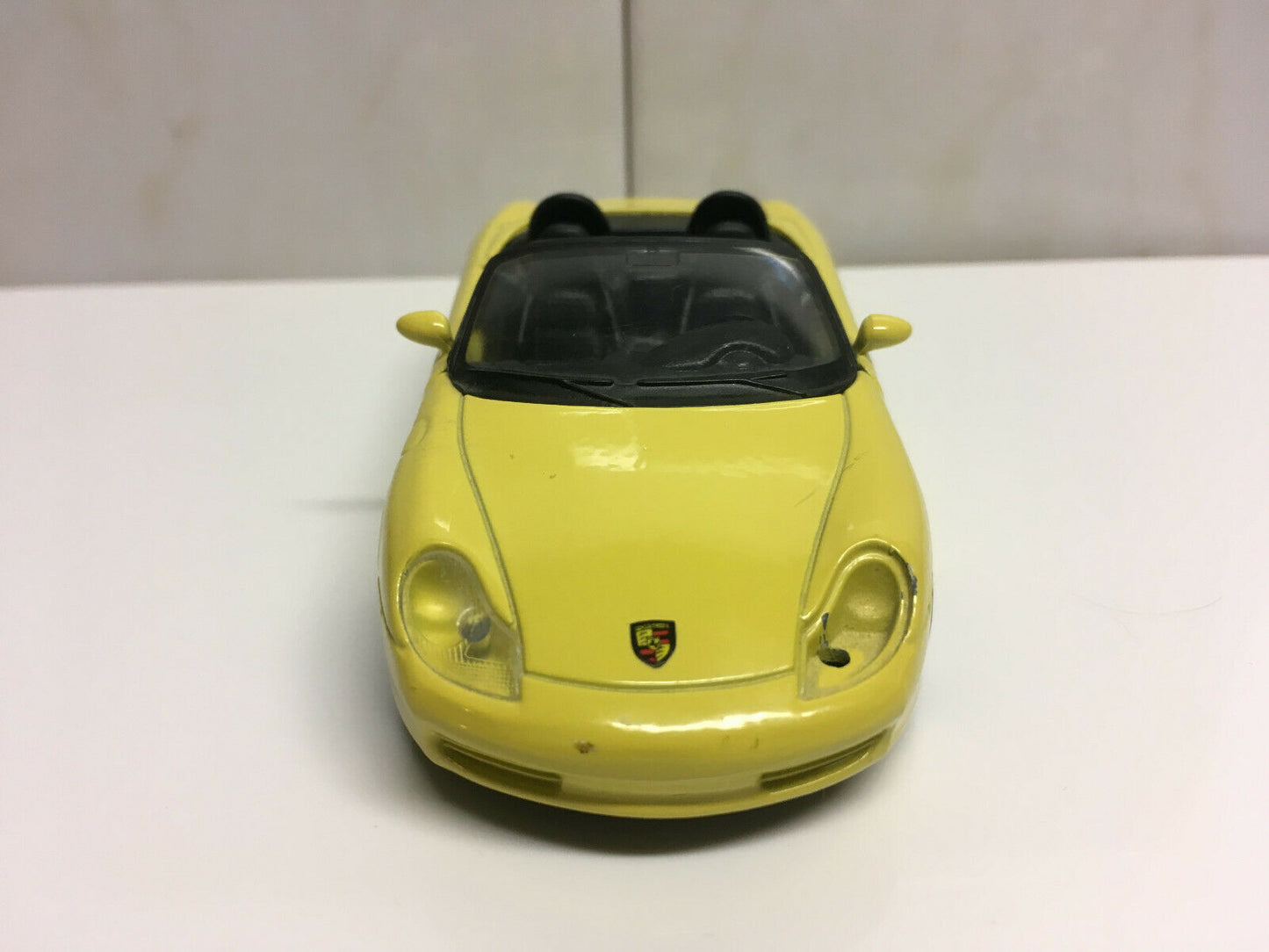 MAISTO PORSCHE BOXSTER DIE-CAST CONVERTIBLE CAR 1/36 YELLOW Good condition