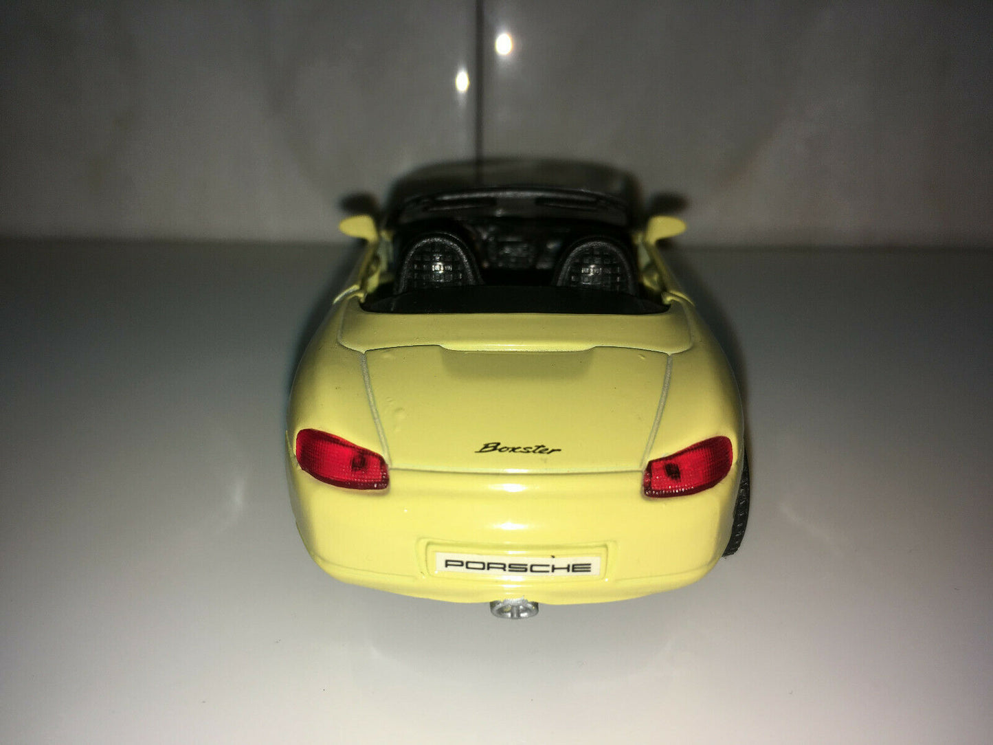 MAISTO PORSCHE BOXSTER DIE-CAST CONVERTIBLE CAR 1/36 YELLOW Good condition