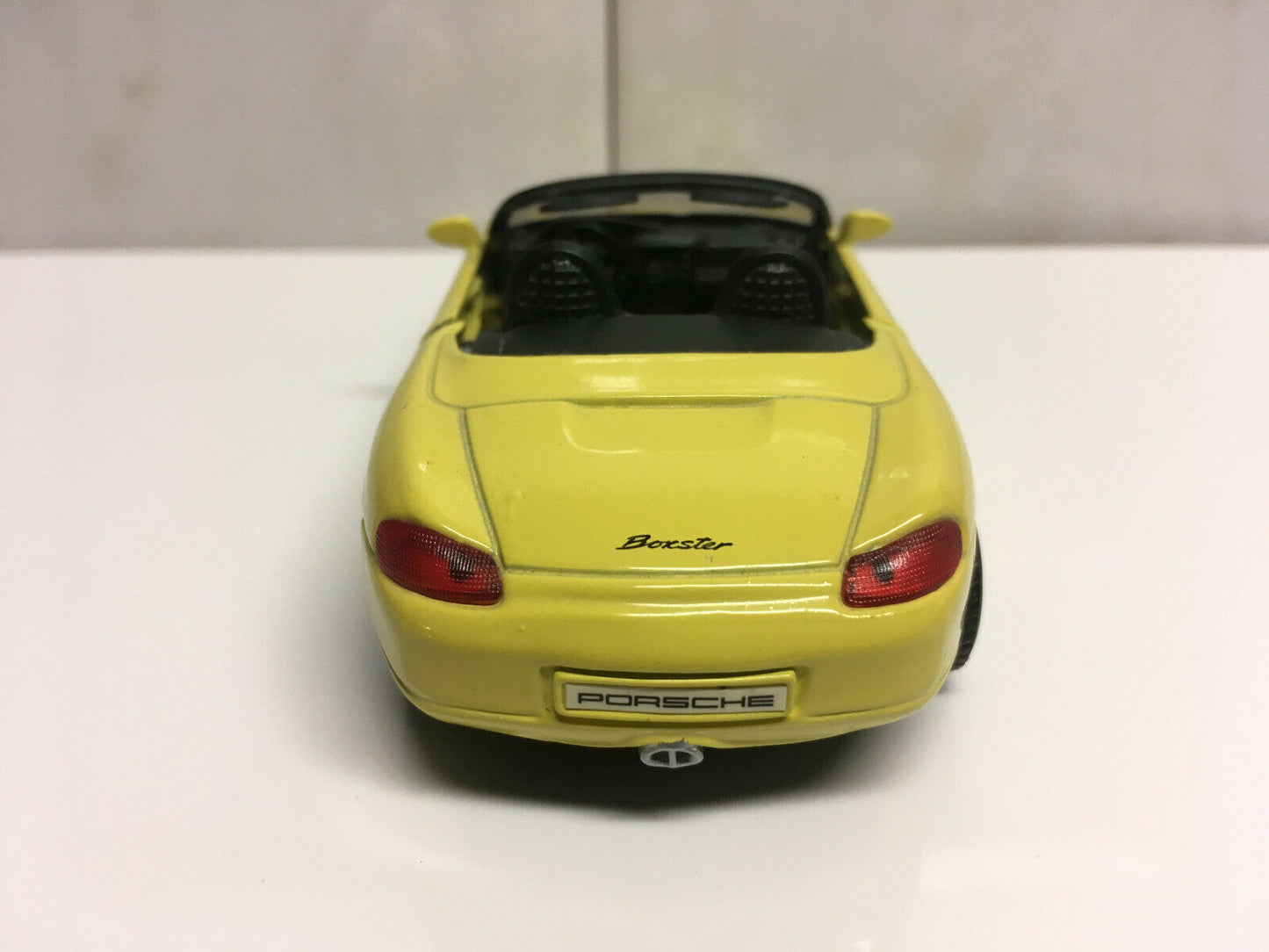 MAISTO PORSCHE BOXSTER DIE-CAST CONVERTIBLE CAR 1/36 YELLOW Good condition