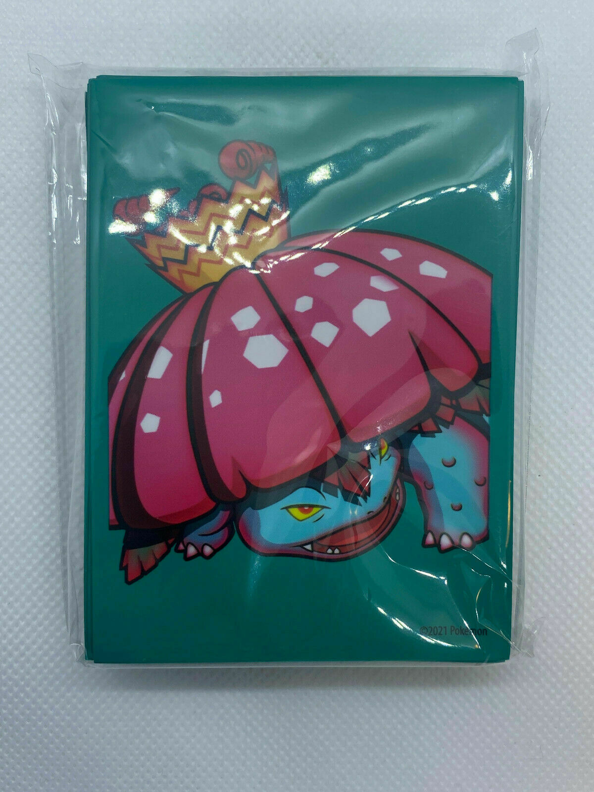 Pokémon TCG: GIGANTAMAX Venusaur VMAX Sealed (65 Sleeves)