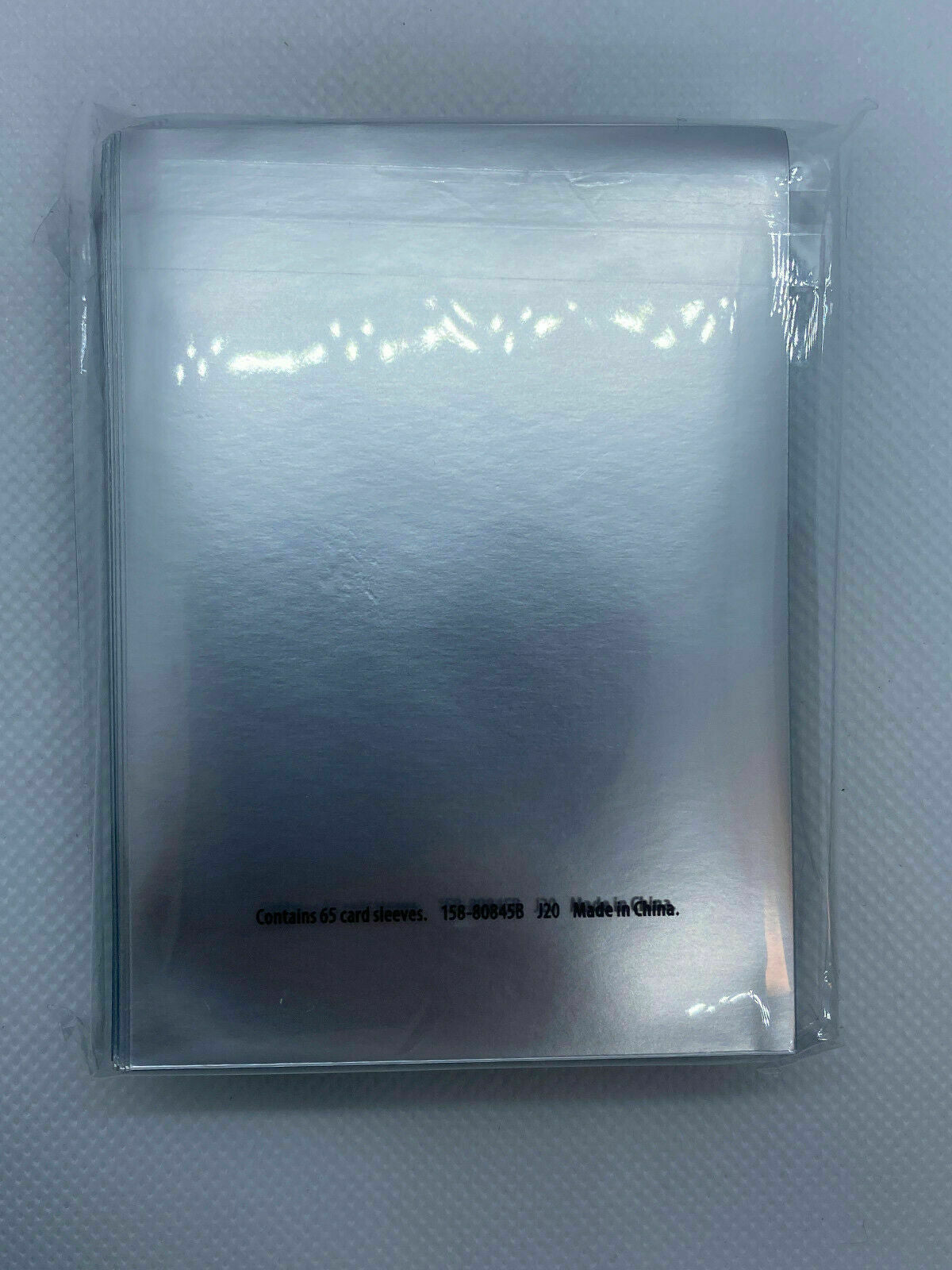 Pokémon TCG: GIGANTAMAX Venusaur VMAX Sealed (65 Sleeves)