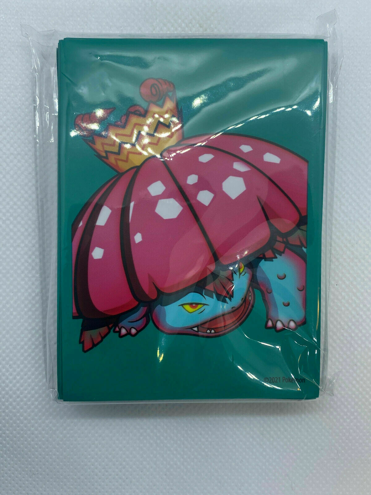 Pokémon TCG: GIGANTAMAX Venusaur VMAX Sealed (65 Sleeves)