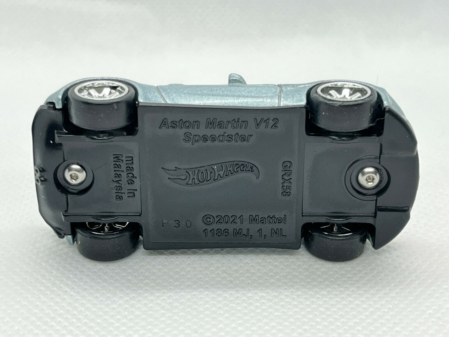 2021 Hot Wheels Aston Martin V12 Speedster Super Custom Real Riders W/Protector