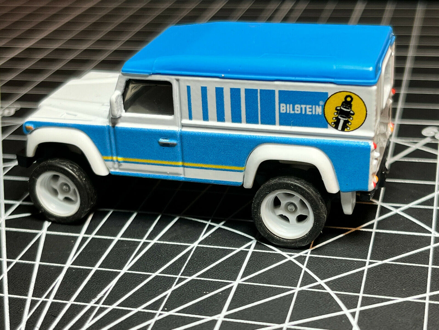 2021 Hot Wheels Bilstein Land Rover Defender 110 Real Riders Super Custom