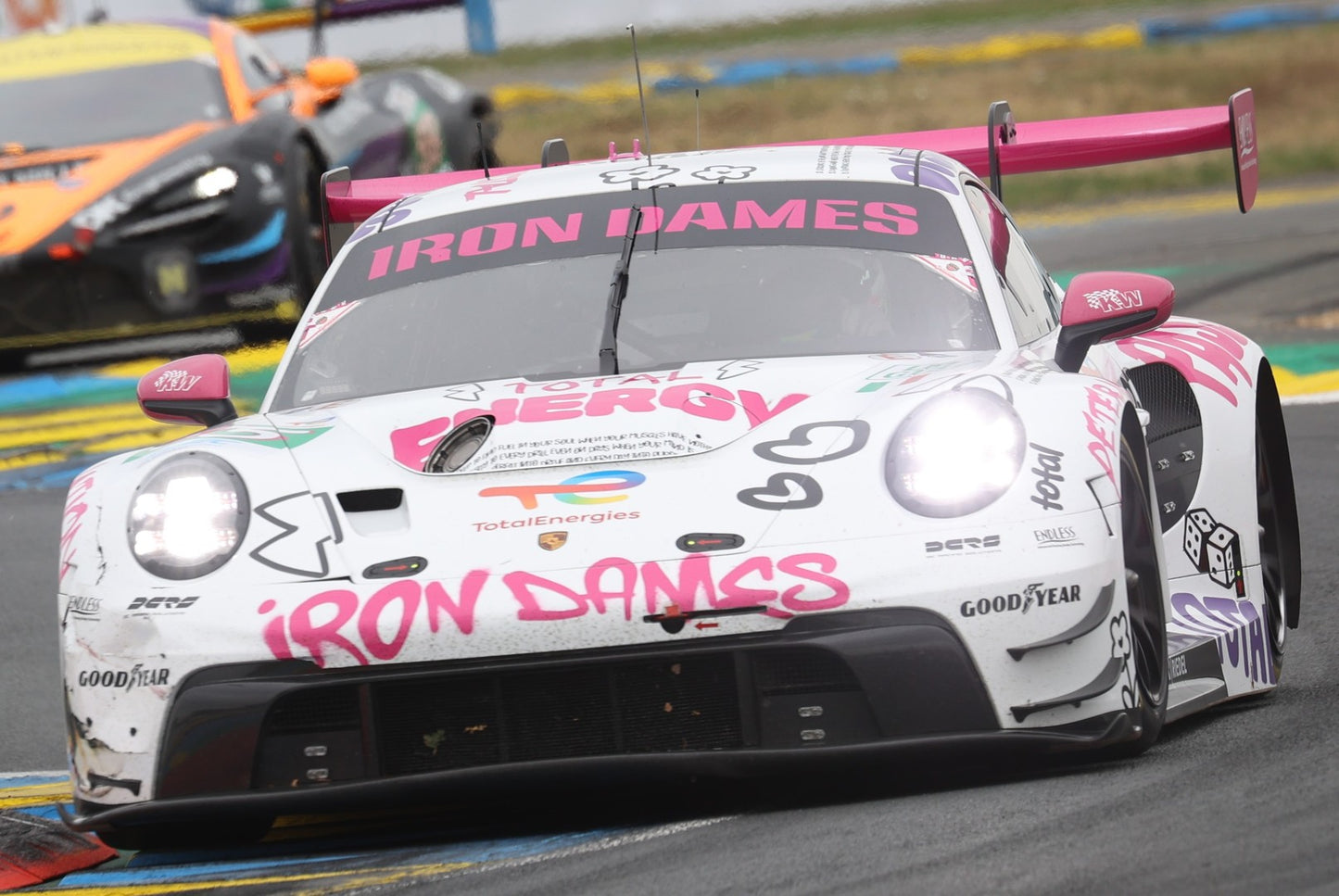 (PRE-ORDER) SPARK 1:64 Porsche 911 GT3 R LMGT3 No.85 IRON DAMES Le Mans 24H 2025 C. Martin - R. Frey - S. Bovy 64S076