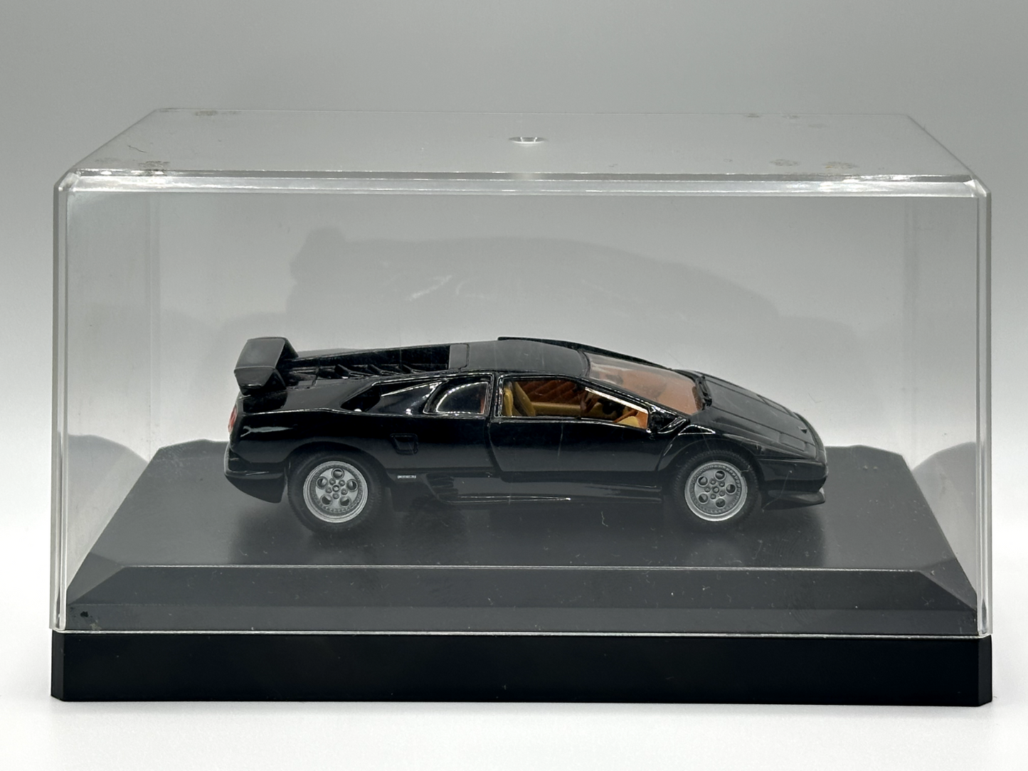 AutoART 114 Lamborghini Diablo Black 1:43 With Display Case