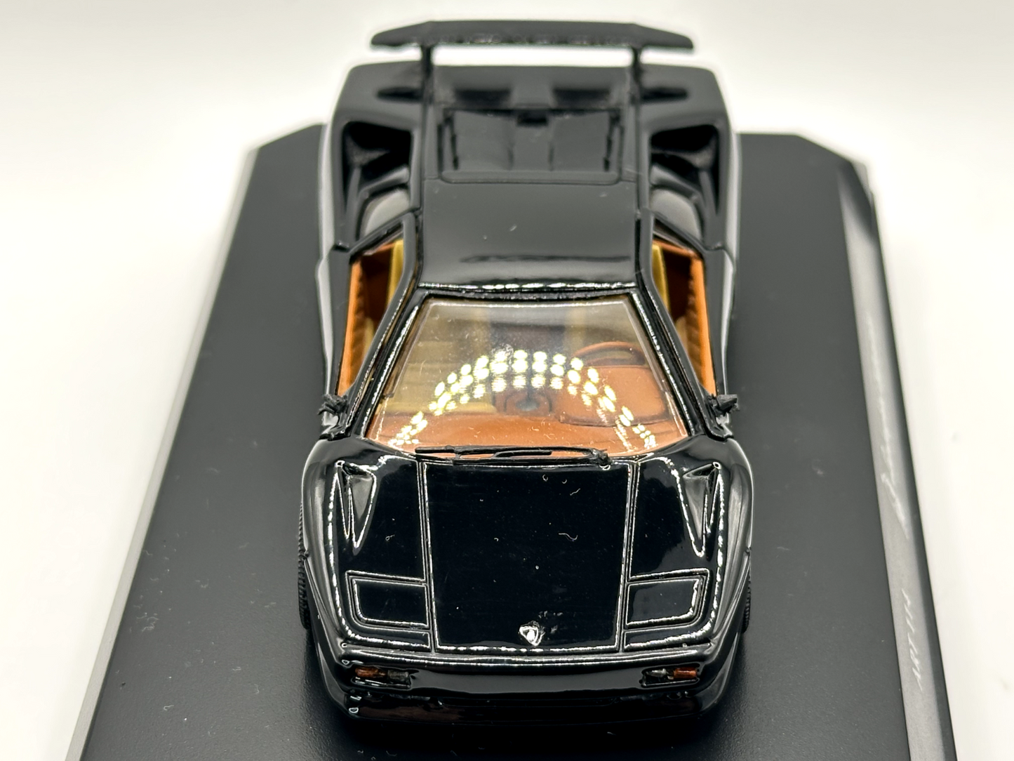 AutoART 114 Lamborghini Diablo Black 1:43 With Display Case