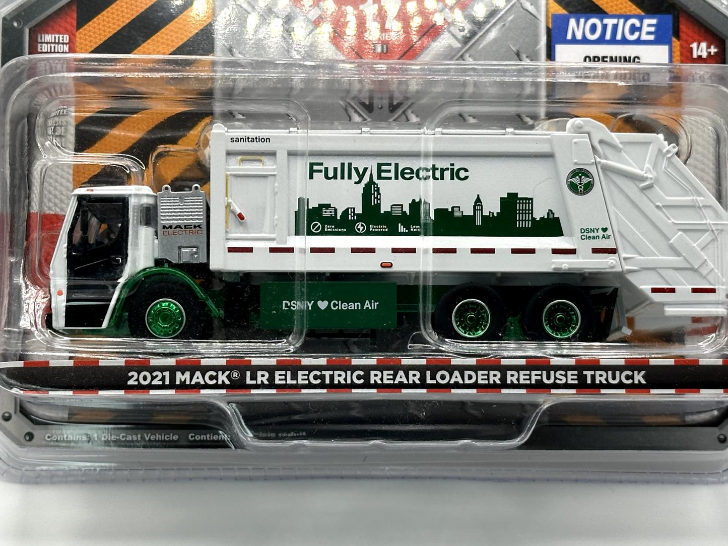 Greenlight SD Trucks DSNY 2021 Mack LR Electric Refuse Truck Green Machine Chase