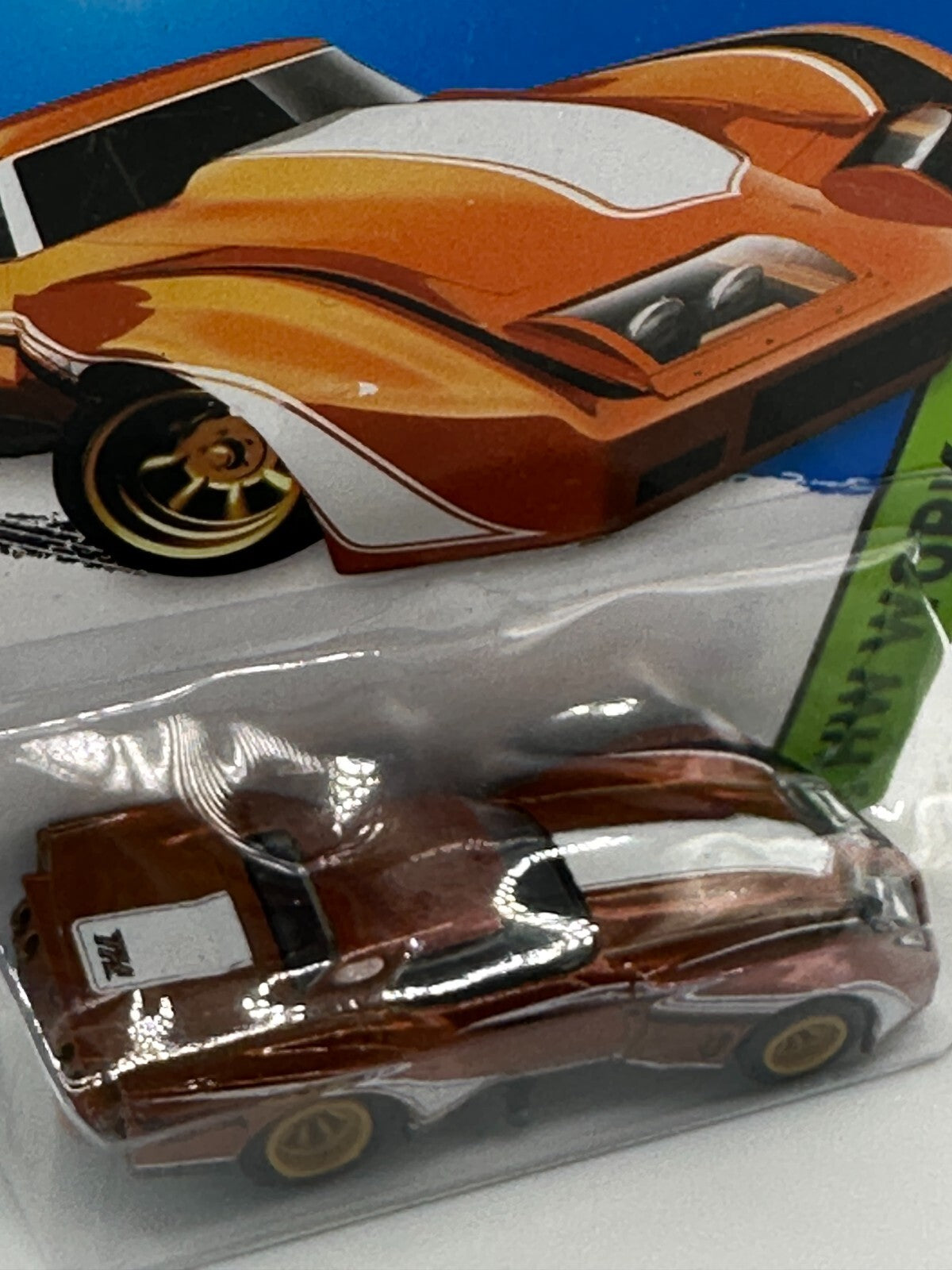2014 Hot Wheels HW Workshop Greenwood Corvette Super Treasure Hunt Small Crease