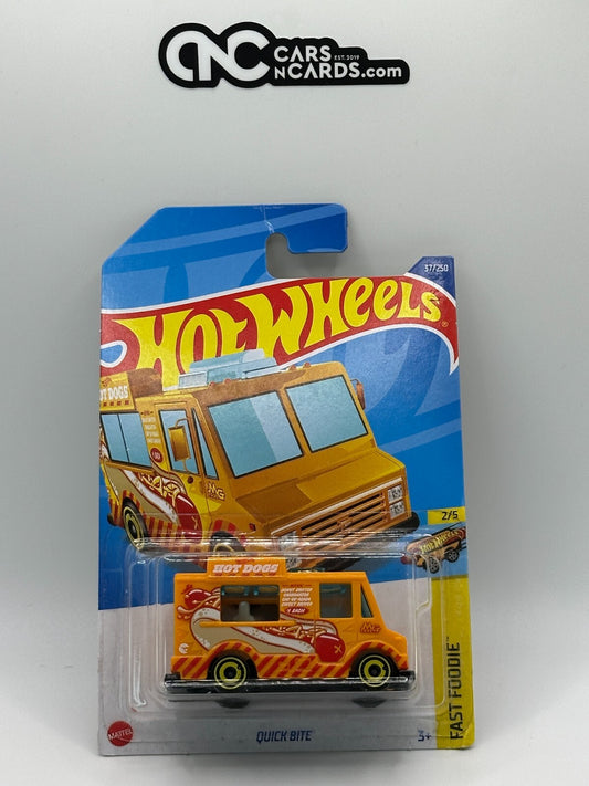 2022 Hot Wheels Fast Foodie 2/5 Quick Bite Treasure Hunt Hot Dogs (Card Crease)