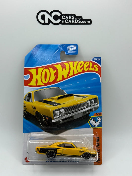 2025 Hot Wheels Muscle Mania 5/10 '69 Dodge Coronet Superbee (Card Damage)