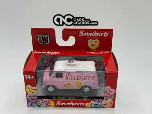 M2 Machines Sweethearts 1971 Chevrolet Van G10