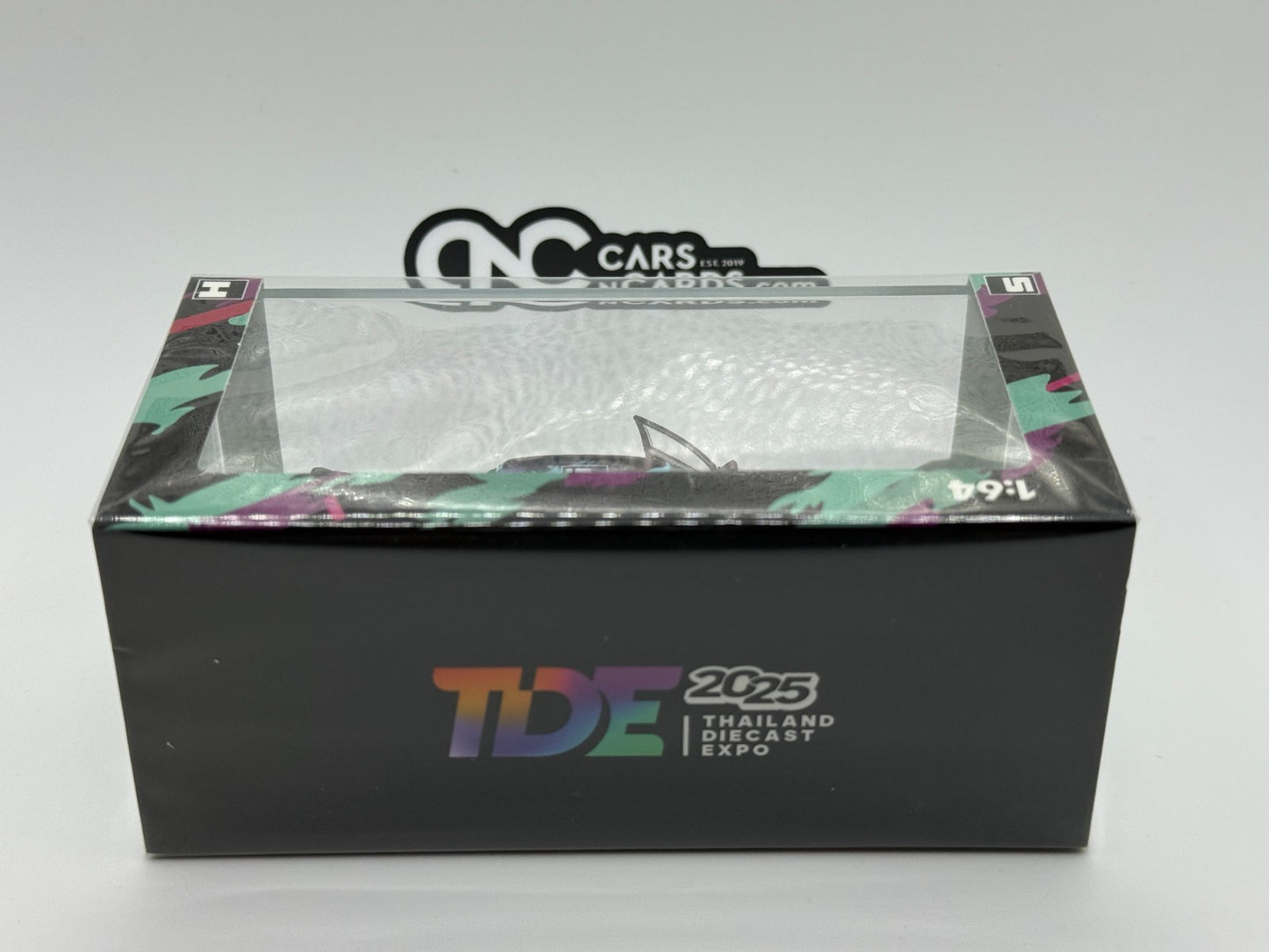 BMC BM Creations 1:64 Isuzu D-Max 2018 -Low Rider HKS (RHD) TDE 2025 64B0463