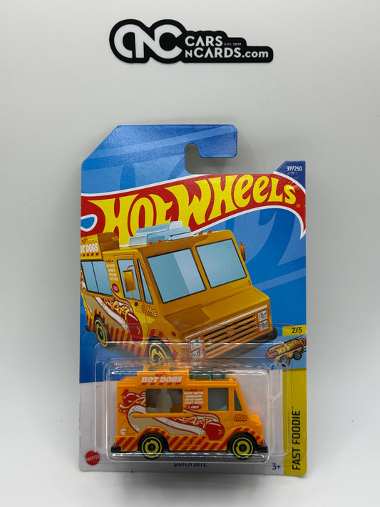 2022 Hot Wheels Fast Foodie 2/5 Quick Bite Treasure Hunt Hot Dogs (Card Crease)