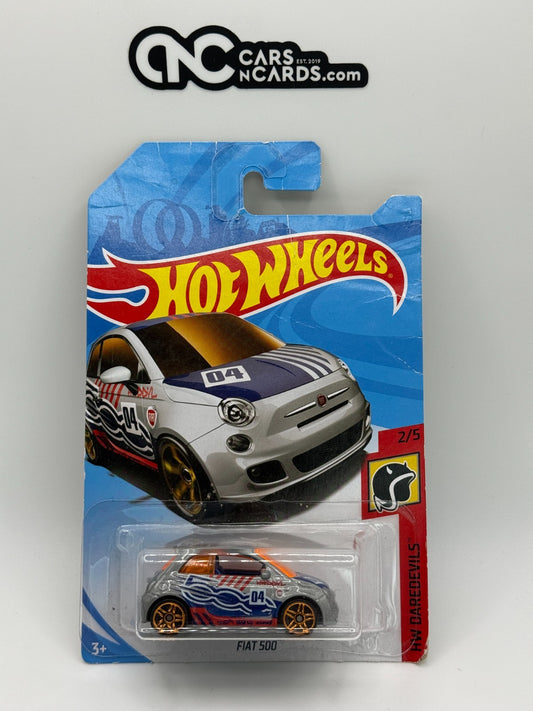 2018 Hot Wheels HW Daredevils 2/5 Fiat 500 (Card Damage)