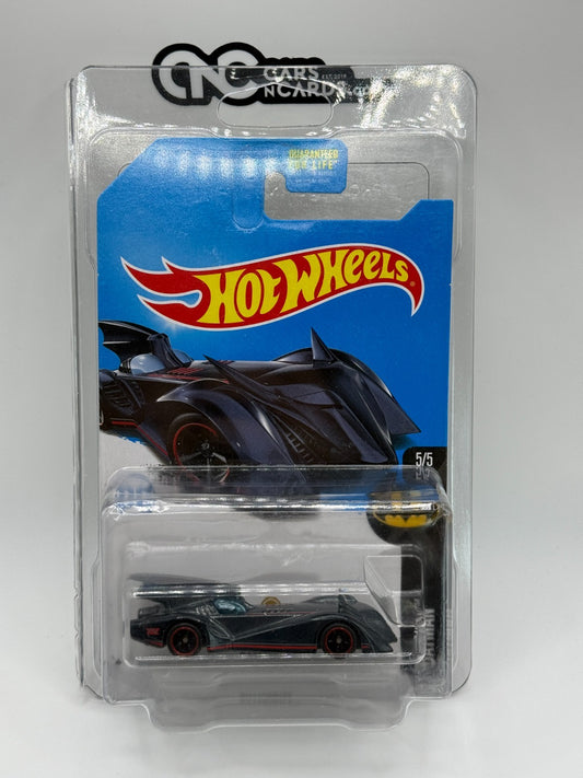 2017 Hot Wheels Batman 5/5 Super Treasure Hunt Batmobile With Protector