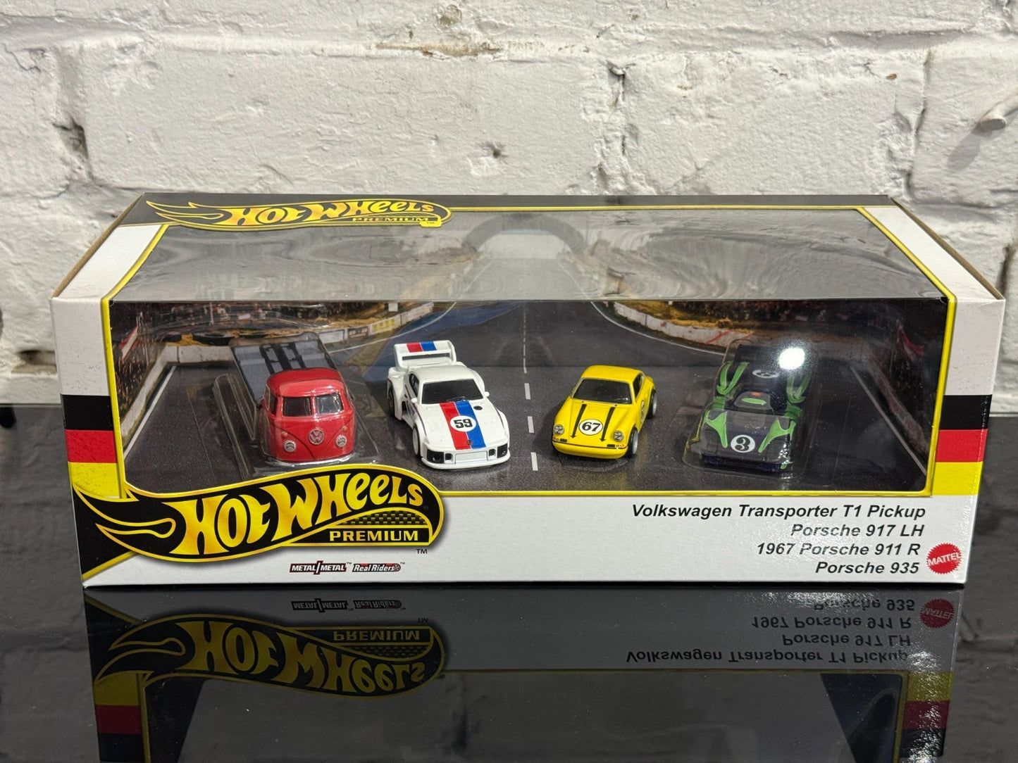 2024 Hot Wheels Car Culture Premium Diorama Porsche 917/ 911/ 935 Volkswagen T1