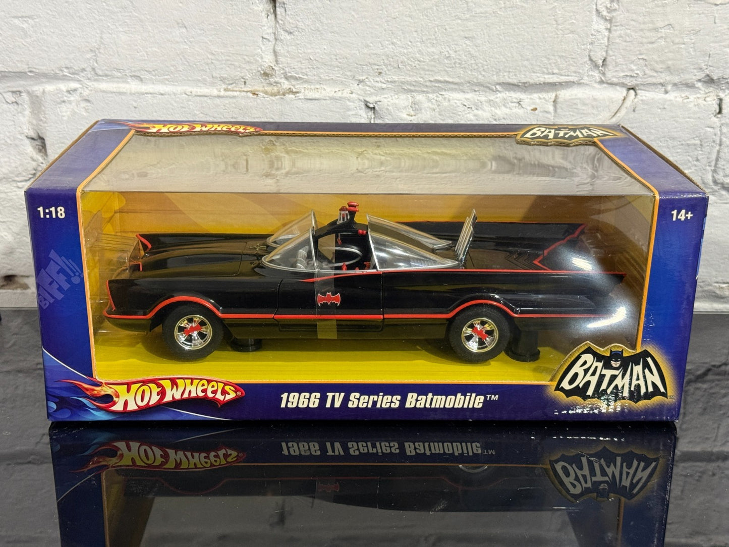 2007 Hot Wheels 1:18 Batman 1966 TV Series Batmobile