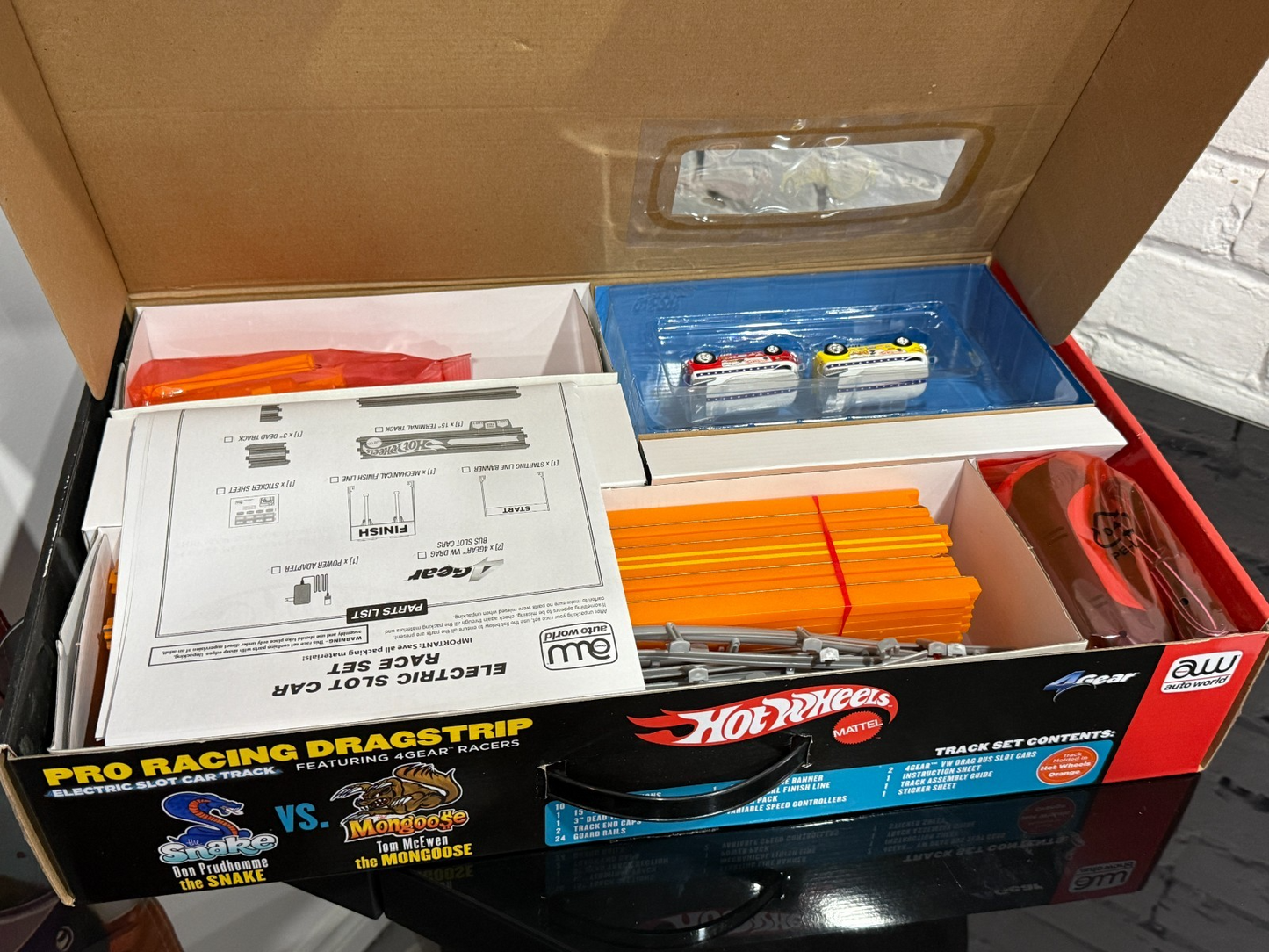 Auto World Hot Wheels Snake Vs. Mongoose VW Pro Racing Dragstrip Open Box