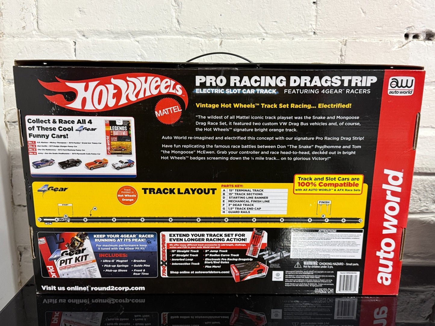 Auto World Hot Wheels Snake Vs. Mongoose VW Pro Racing Dragstrip Open Box