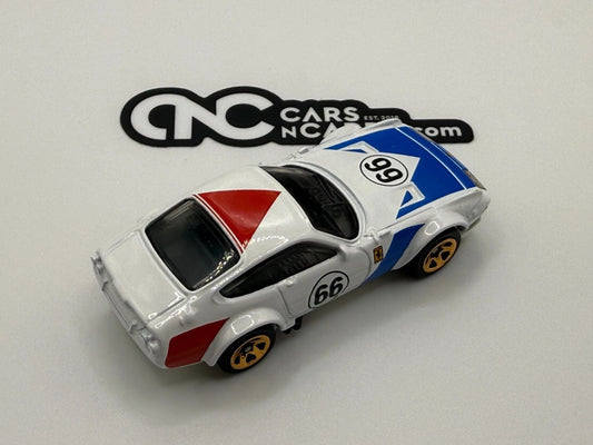 2025 Hot Wheels Ferrari 365 GTB4 White No Rivet with Original Wheels