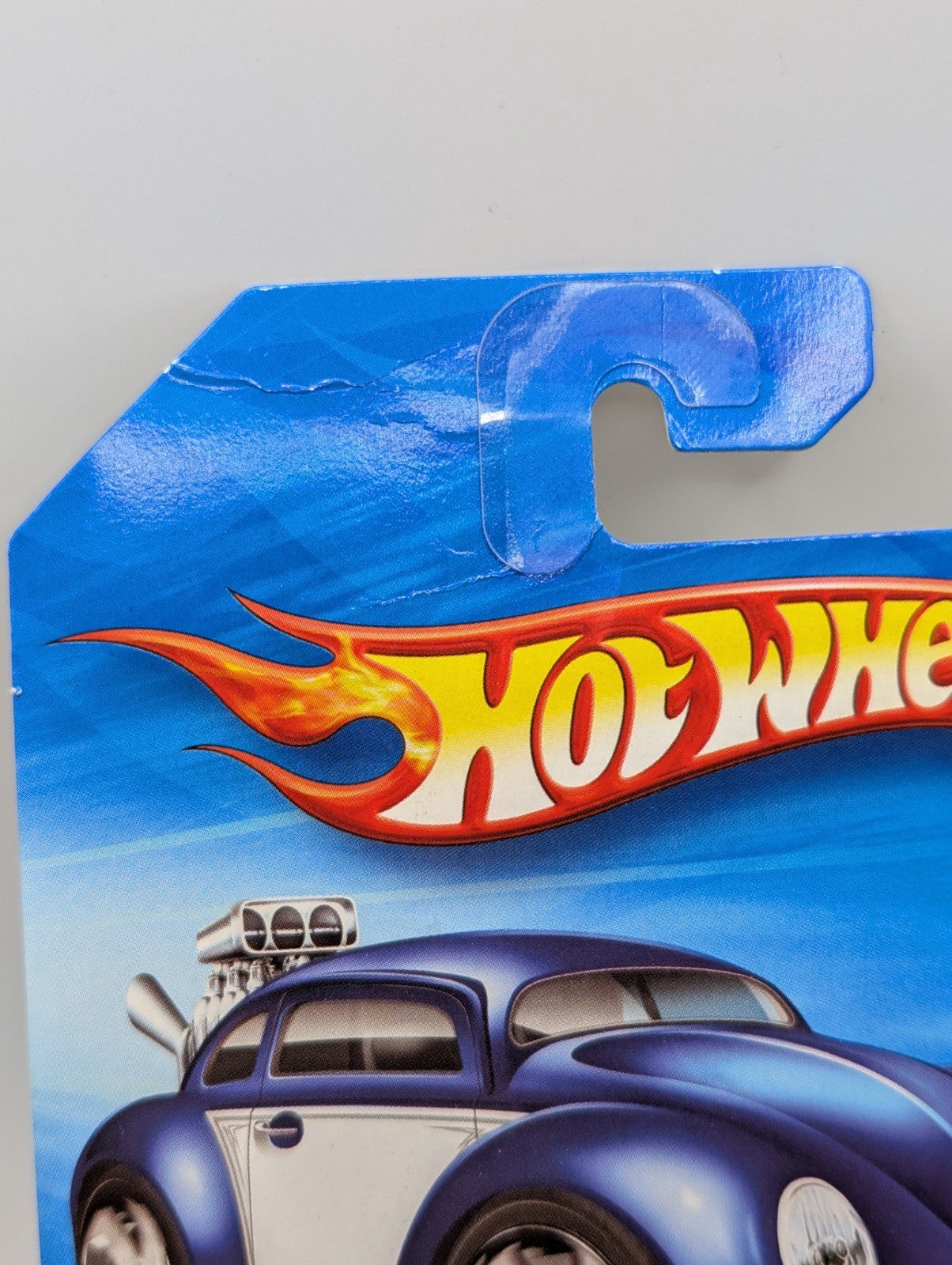 2010 Hot Wheels Premiere 04/52 Volkswagen Beetle Blue 004/214 (Card Crease)