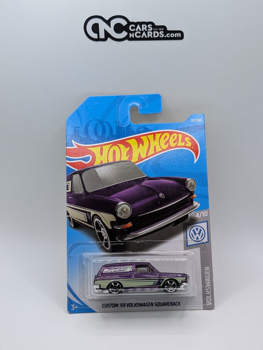 Hot Wheels Volkswagen 4/10 Custom '69 Volkswagen Squareback Purple 137/250
