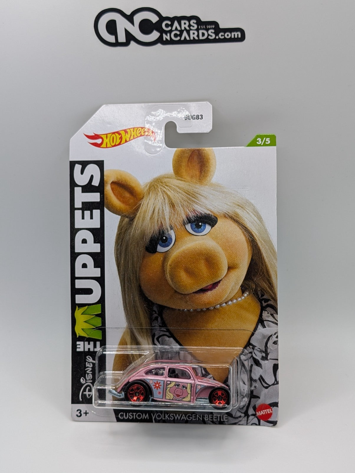 2021 Hot Wheels The Muppets 3/5 Miss Piggy Custom Volkswagen Beetle